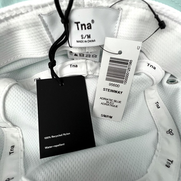 Beautiful mint color TNA bucket hat - Picture 5 of 5